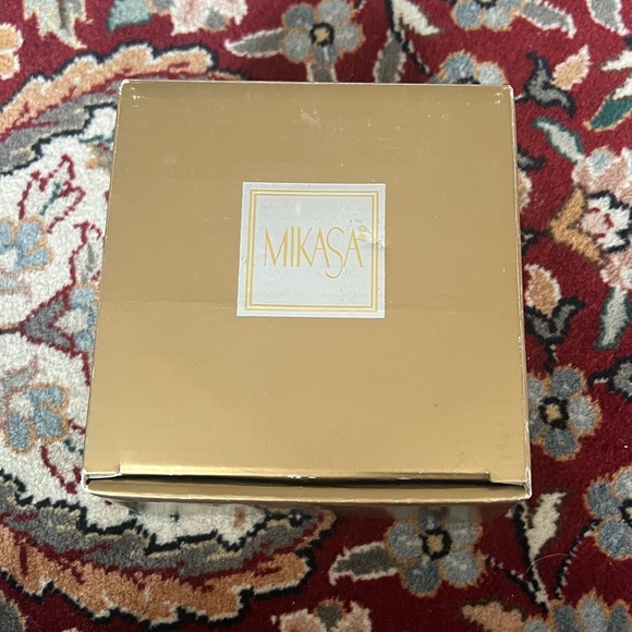 Mikasa Decorative Holiday Bowl w/ Lid - Picture 7 of 7